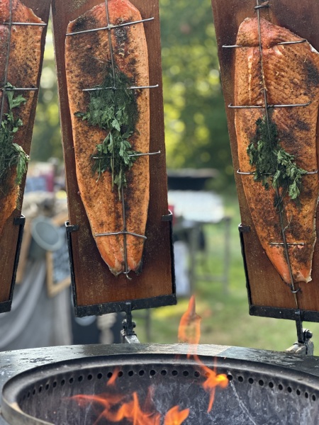 Zilt: heerlijke oesters en zalm die ter plaatse gerookt wordt: zalig!!!